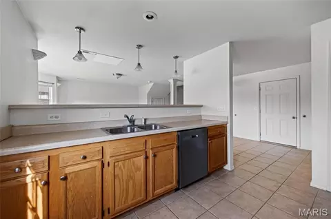 Kitchen - 150 Hickory Ridge Dr, Saint Robert, MO 65584 photo 2 of 3