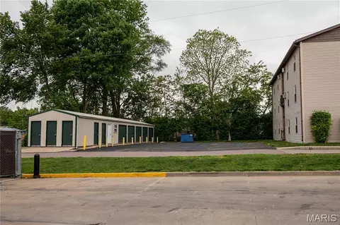 Exterior - 560 E Cherry St, Troy, MO 63379 photo 4 of 8