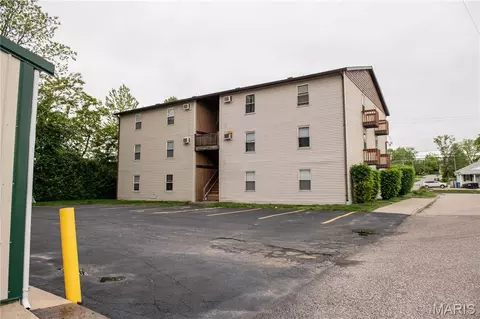 Exterior - 560 E Cherry St, Troy, MO 63379 photo 5 of 8