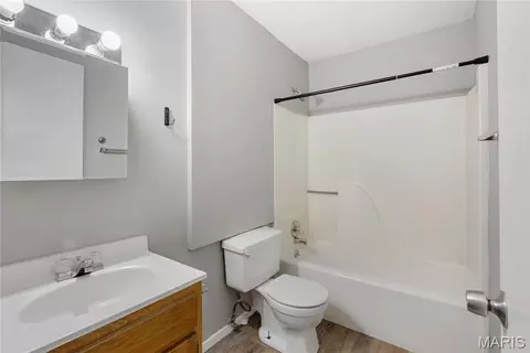 Bath - 560 E Cherry St, Troy, MO 63379 photo 3 of 6