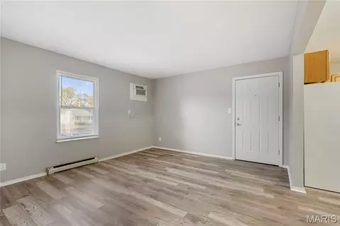 Living - 560 E Cherry St, Troy, MO 63379 photo 3 of 12