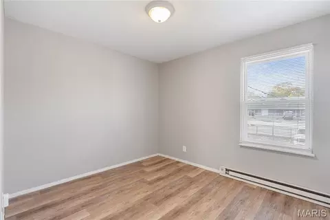 Bedroom - 560 E Cherry St, Troy, MO 63379 photo 4 of 16