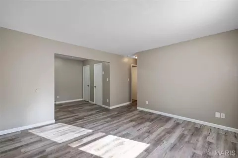 Living - 560 E Cherry St, Troy, MO 63379 photo 10 of 12