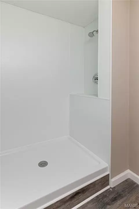 Bath - 560 E Cherry St, Troy, MO 63379 photo 2 of 6