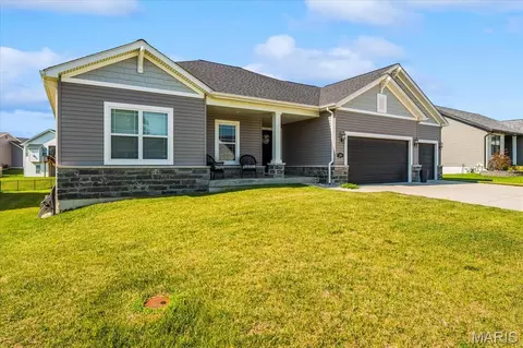 Exterior - 1209 Bayley Dr, O'fallon, IL 62269 photo 3 of 11