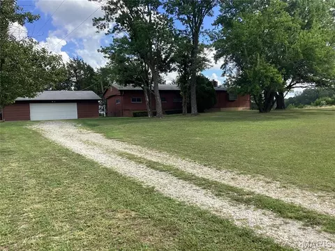 1050 Luebbering Rd, Luebbering, MO 63061