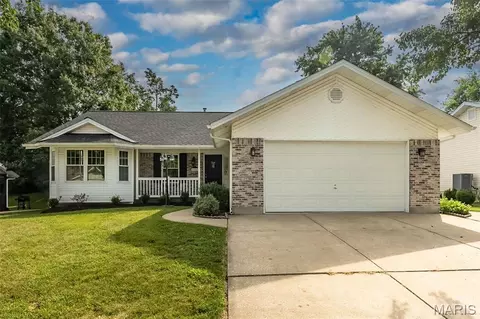 Exterior - 436 White Chapel Dr, O'fallon, MO 63368 photo 2 of 8