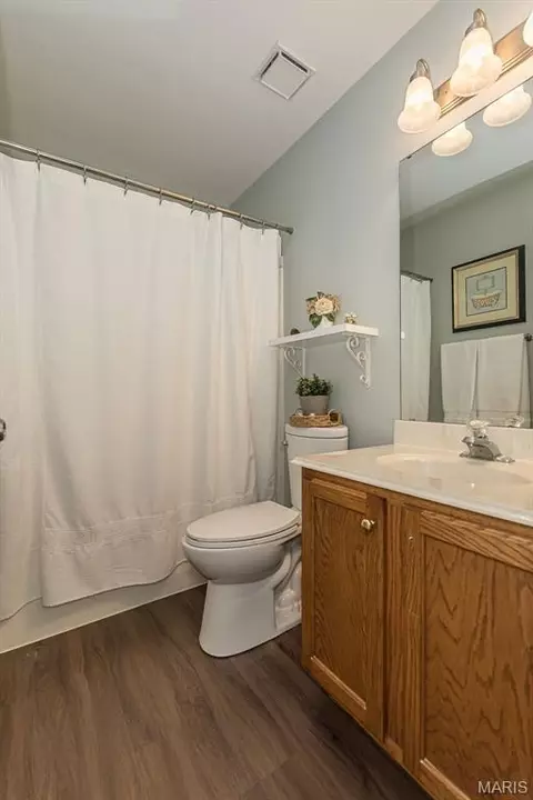 Bath - 436 White Chapel Dr, O'fallon, MO 63368 photo 5 of 6