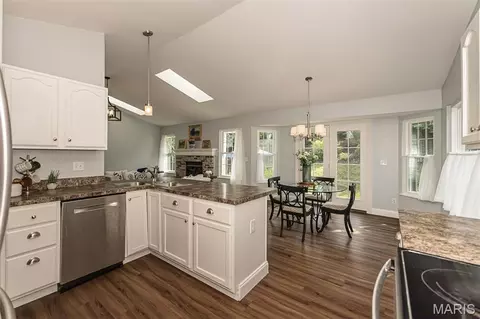 Kitchen - 436 White Chapel Dr, O'fallon, MO 63368 photo 5 of 5