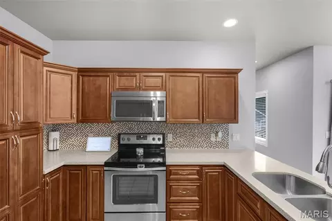 Kitchen - 278 Pleasant Lake Ct, Jackson, MO 63755 photo 2 of 2