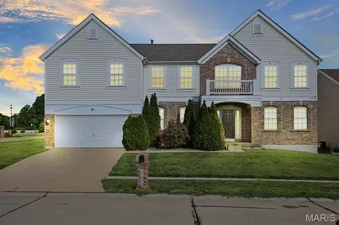 2701 Emerald Creek Ct, Florissant, MO 63031