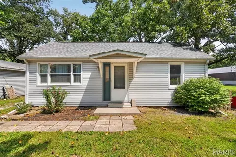 3726 State Route 15, Freeburg, IL 62243