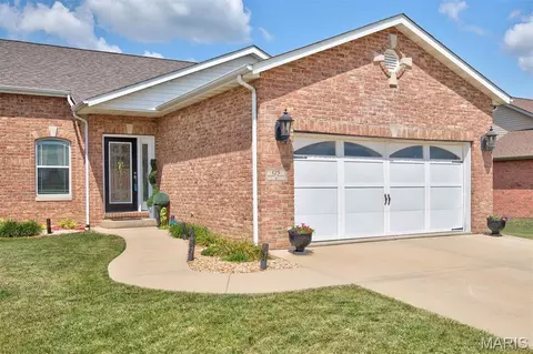 125 Warren Mnr #B, Highland, IL 62249