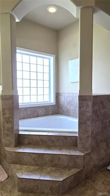 Bath - 13300 Sterling Hills Dr, Rolla, MO 65401 photo 5 of 18