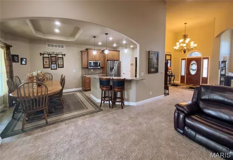 Entry Way - 13300 Sterling Hills Dr, Rolla, MO 65401 photo 4 of 9