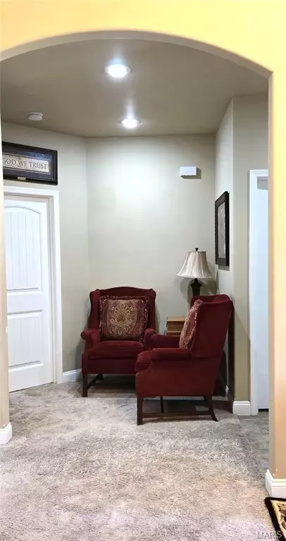 Entry Way - 13300 Sterling Hills Dr, Rolla, MO 65401 photo 6 of 9