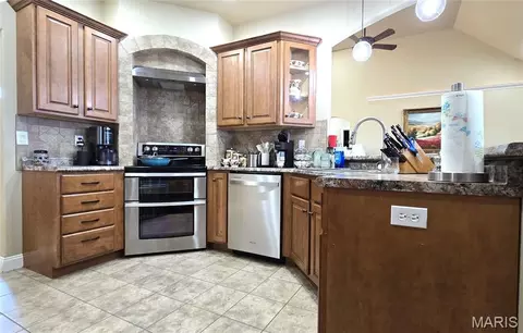 Kitchen - 13300 Sterling Hills Dr, Rolla, MO 65401 photo 4 of 6