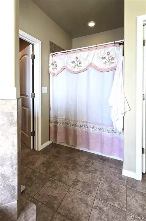 Bath - 13300 Sterling Hills Dr, Rolla, MO 65401 photo 1 of 18