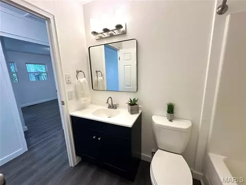 Bath - 608 Devonshire Dr, Belleville, IL 62226 photo 6 of 6