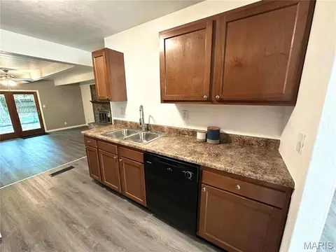 Kitchen - 608 Devonshire Dr, Belleville, IL 62226 photo 2 of 3