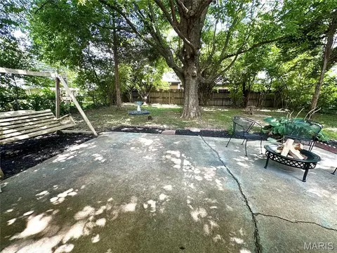 Exterior - 608 Devonshire Dr, Belleville, IL 62226 photo 3 of 6