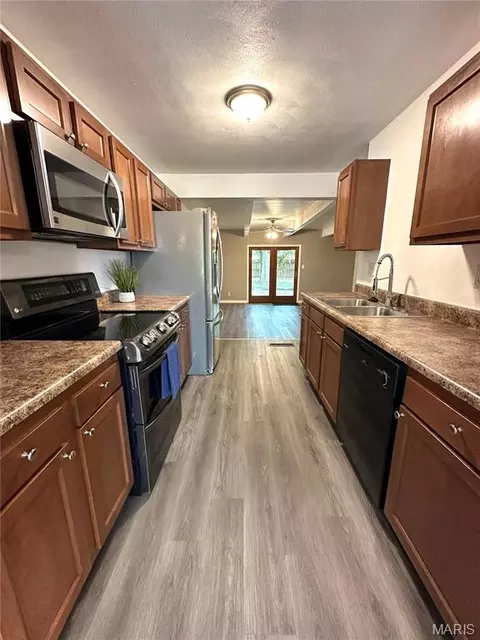 Kitchen - 608 Devonshire Dr, Belleville, IL 62226 photo 3 of 3