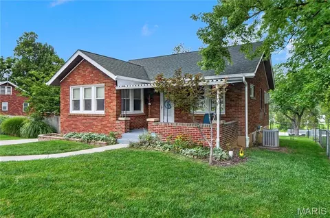Exterior - 3215 Fee Fee Rd, Bridgeton, MO 63044 photo 2 of 4