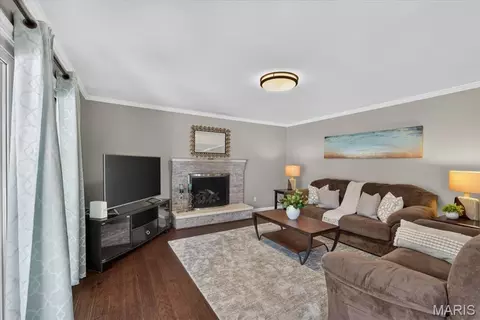 Living - 306 Portwind Pl, Ballwin, MO 63021 photo 3 of 4