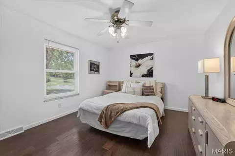 Bedroom - 306 Portwind Pl, Ballwin, MO 63021 photo 5 of 7