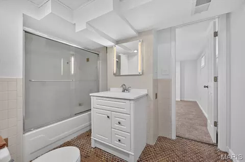 Bath - 306 Portwind Pl, Ballwin, MO 63021 photo 4 of 4