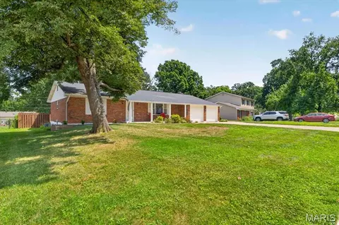 Exterior - 306 Portwind Pl, Ballwin, MO 63021 photo 3 of 15