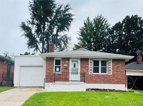 6623 Kenwood Dr, Saint Louis, MO 63121