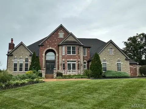 33 Chapel Hill Ests, Saint Louis, MO 63131