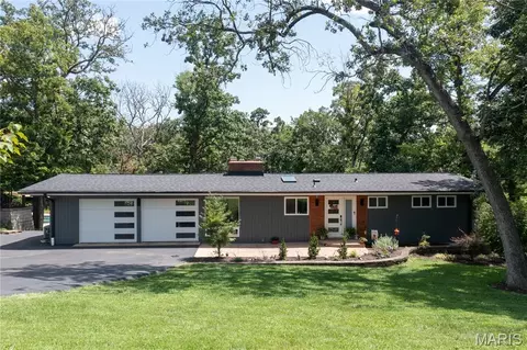 12212 Robyn Rd, Sunset Hills, MO 63127