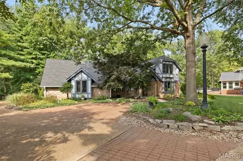 5 Pinebrook Ct, Edwardsville, IL 62025