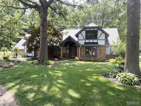 5 Pinebrook Ct, Edwardsville, IL 62025