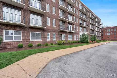 5630 Pershing Ave #30, Saint Louis, MO 63112