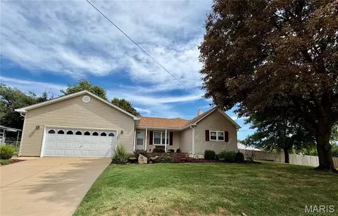 164 Edgeworth Ave, Maryland Heights, MO 63043