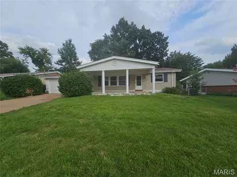 11138 Landseer Dr, Saint Louis, MO 63136