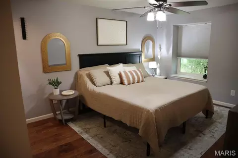 Bedroom - 672 Towerwood Dr, Ballwin, MO 63021 photo 5 of 8
