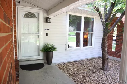 Exterior - 672 Towerwood Dr, Ballwin, MO 63021 photo 7 of 8