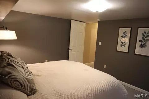 Bedroom - 672 Towerwood Dr, Ballwin, MO 63021 photo 3 of 8