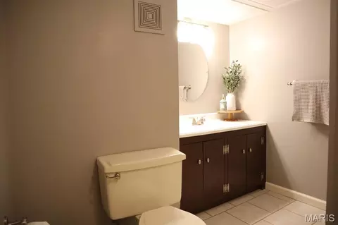 Bath - 672 Towerwood Dr, Ballwin, MO 63021 photo 1 of 4