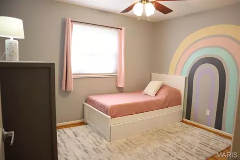 Bedroom - 672 Towerwood Dr, Ballwin, MO 63021 photo 7 of 8