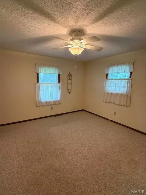 Bedroom - 12376 Biram Dr, Plato, MO 65552 photo 1 of 3