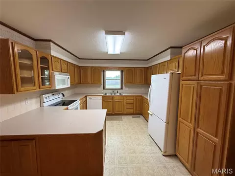 Kitchen - 12376 Biram Dr, Plato, MO 65552 photo 1 of 3