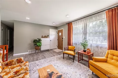 Entry Way - 908 Odus Dr, Jackson, MO 63755 photo 1 of 1
