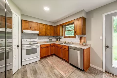 Kitchen - 908 Odus Dr, Jackson, MO 63755 photo 1 of 2