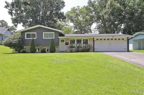 1641 Brookwood Dr, Cape Girardeau, MO 63701