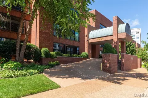 4540 Laclede Ave #303, Saint Louis, MO 63108